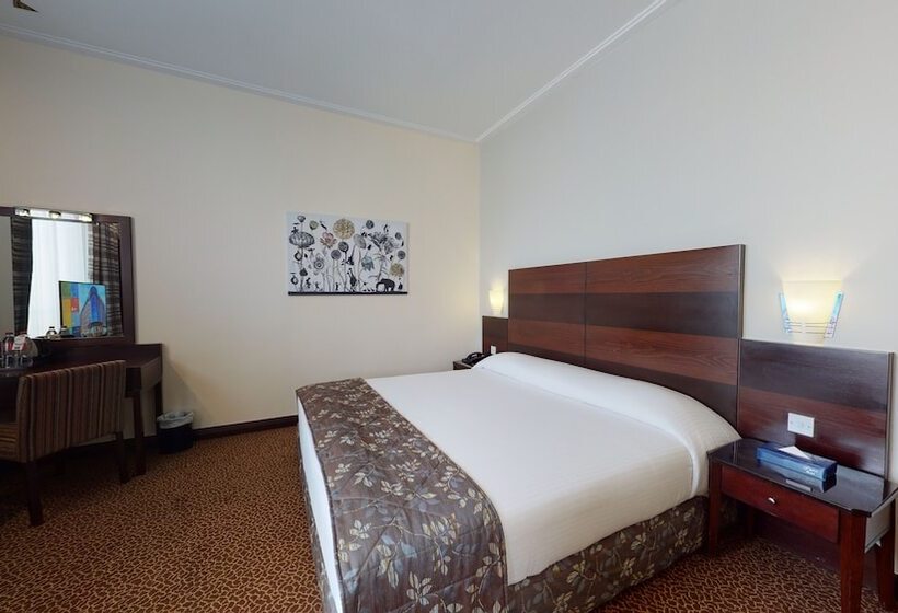 اتاق پرمیوم, Ayass