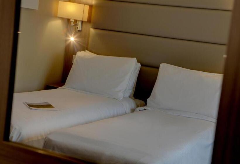 غرفة قياسية, Best Western Pontypool Metro