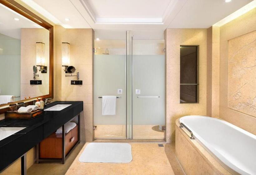 高级套房, Crowne Plaza Chengdu West, An Ihg