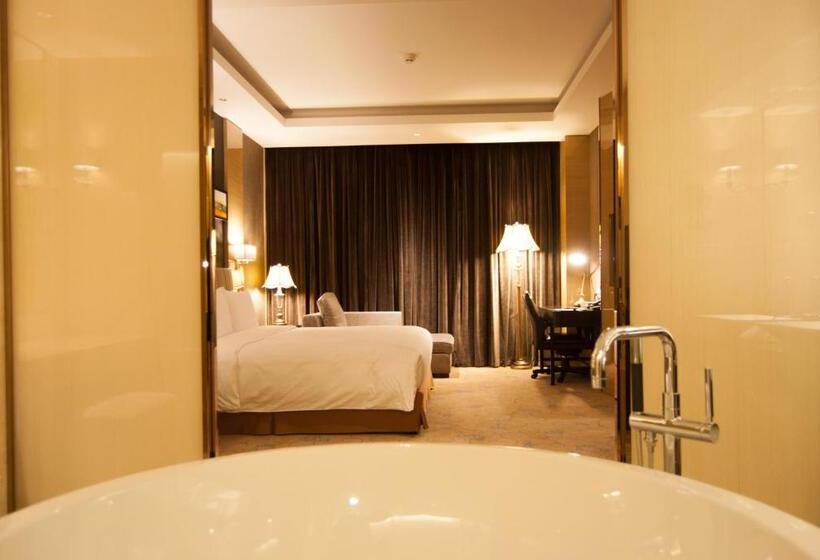 Suite, Crowne Plaza Shanghai Noah Square, An Ihg