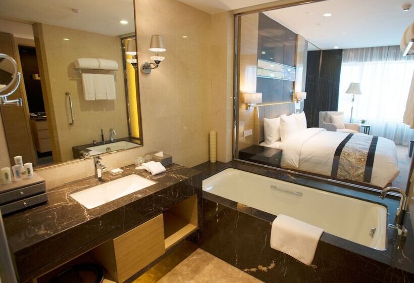 스위트, Crowne Plaza Shanghai Noah Square, An Ihg