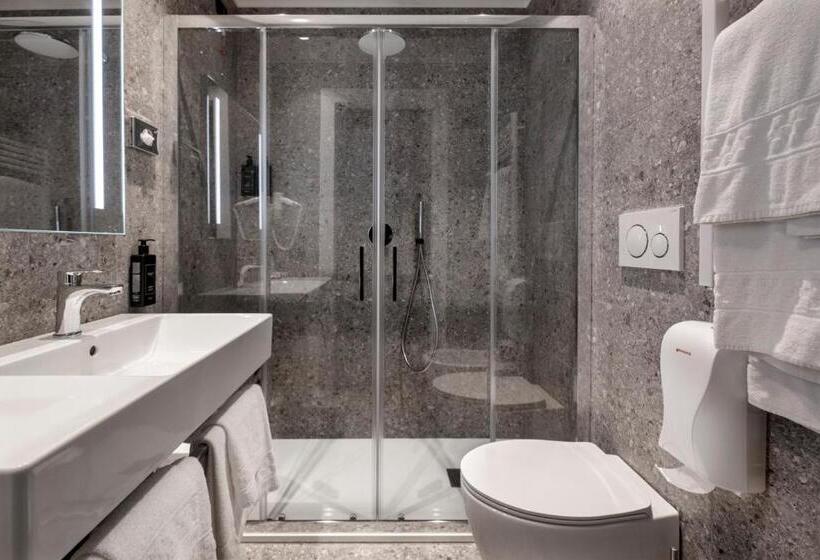 اتاق استاندارد سه نفره, Del Lago Piediluco Active & Spa