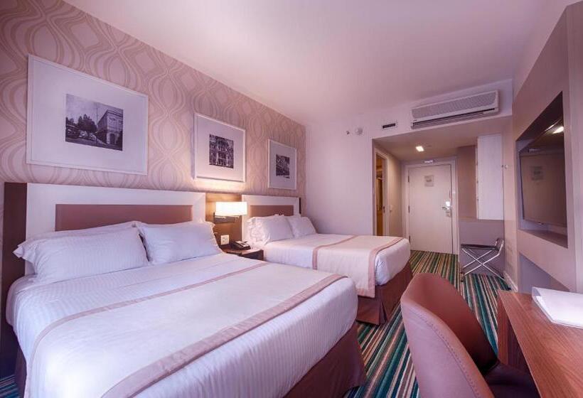 带2个双人床的标准工作室, Holiday Inn Belo Horizonte Savassi, An Ihg