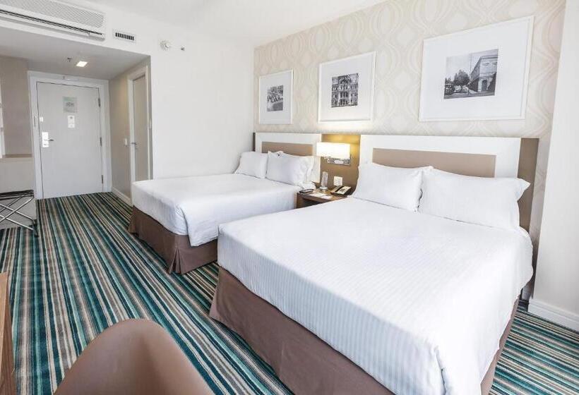 带2个双人床的标准工作室, Holiday Inn Belo Horizonte Savassi, An Ihg