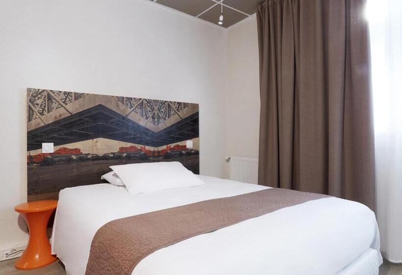 جناح جونيور, Demain Hôtel & Conciergerie