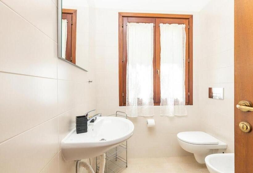 غرفة قياسية, L Ulivo