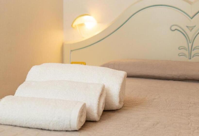 غرفة قياسية فردية, L Ulivo