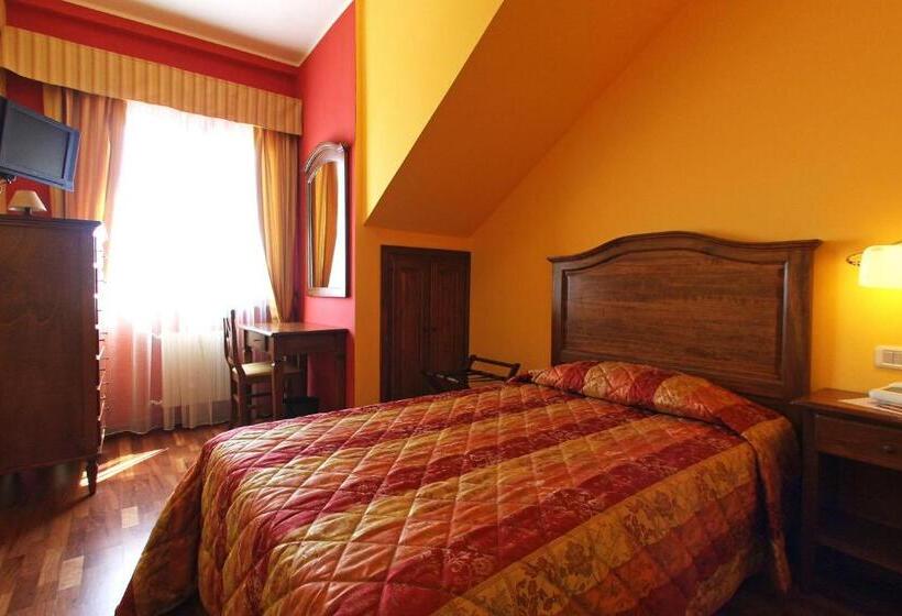 غرفة قياسية فردية, La Torre Ai Mari