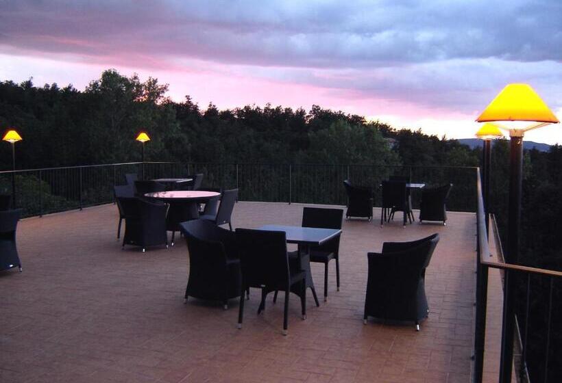 غرفة قياسية ثلاثية, La Torre Ai Mari