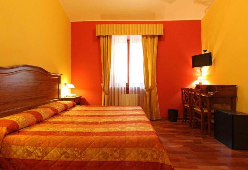 غرفة قياسية, La Torre Ai Mari