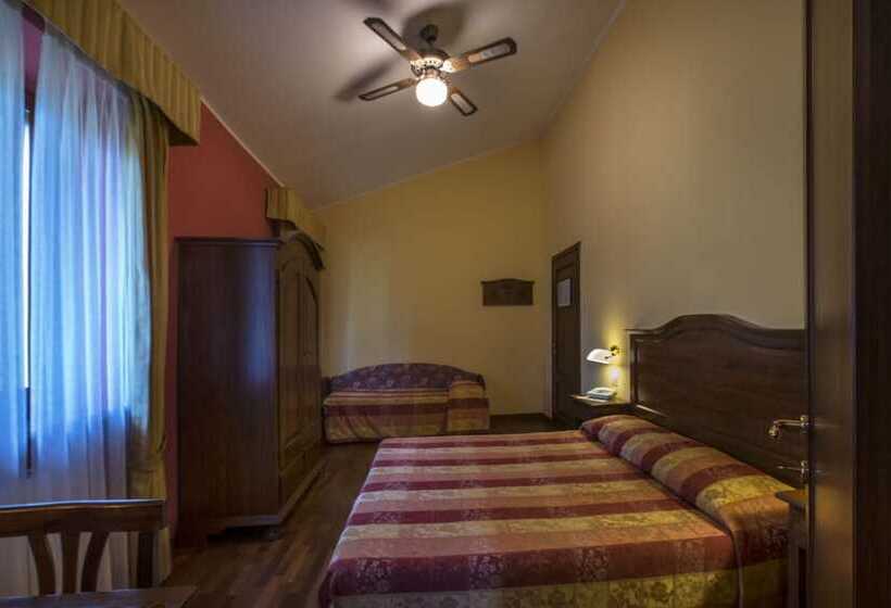 غرفة قياسية ثلاثية, La Torre Ai Mari