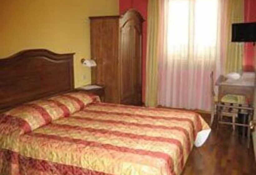 غرفة قياسية ثلاثية, La Torre Ai Mari