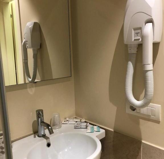 חדר סטנדרט, Mare Live