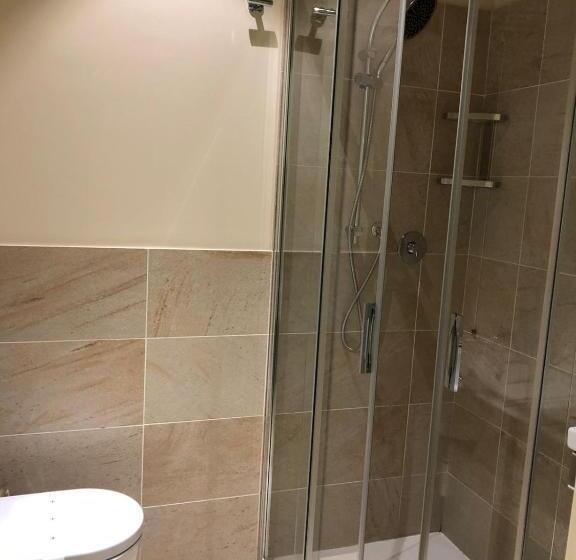 חדר משפחתי, Mare Live