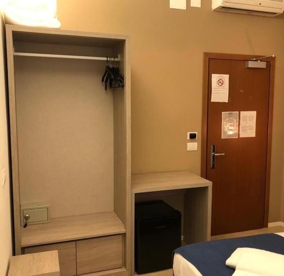 חדר סטנדרט יחיד, Mare Live