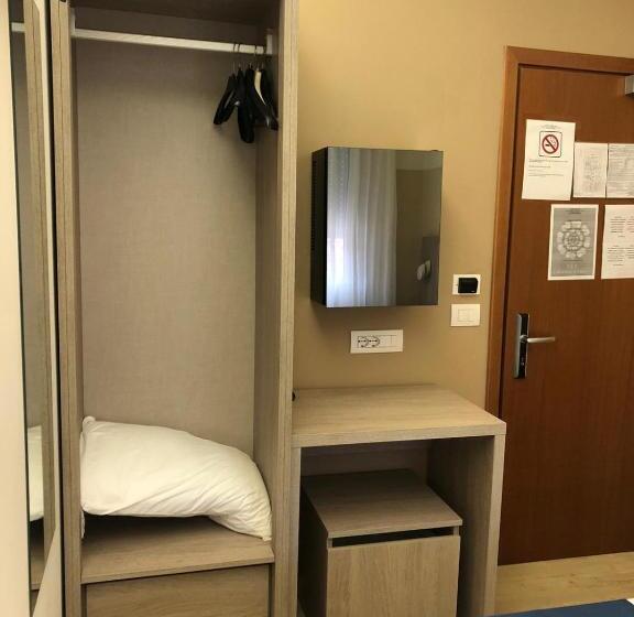 חדר סטנדרט יחיד, Mare Live