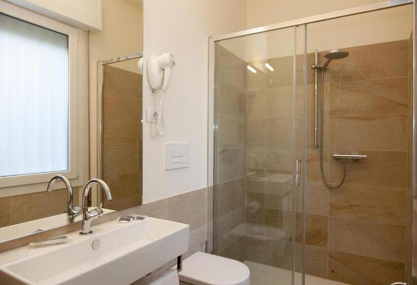 חדר סטנדרט, Mare Live