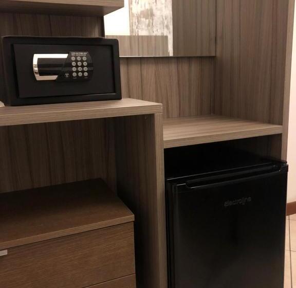 חדר סטנדרט, Mare Live