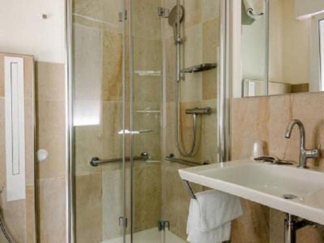 חדר סטנדרט יחיד, Mare Live