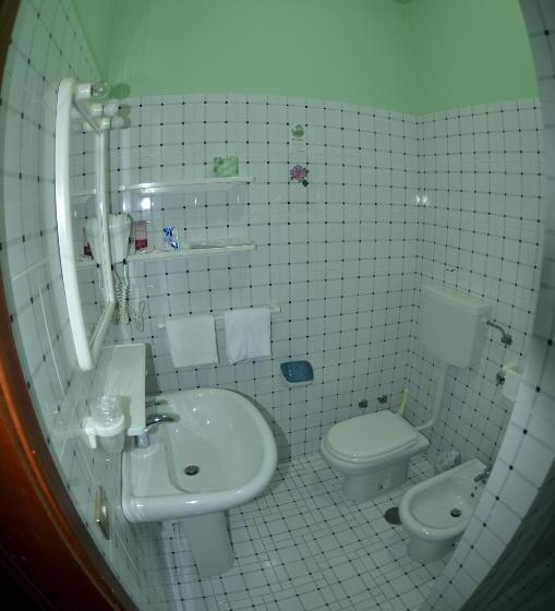 غرفة قياسية ثلاثية, Palatinum