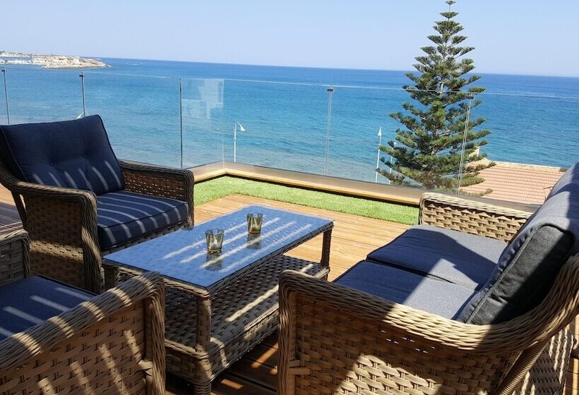 펜트하우스 룸, Petra Beach