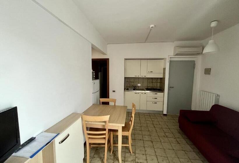 إستوديو قياسى مزودة بتراس, Residence Stella Maris