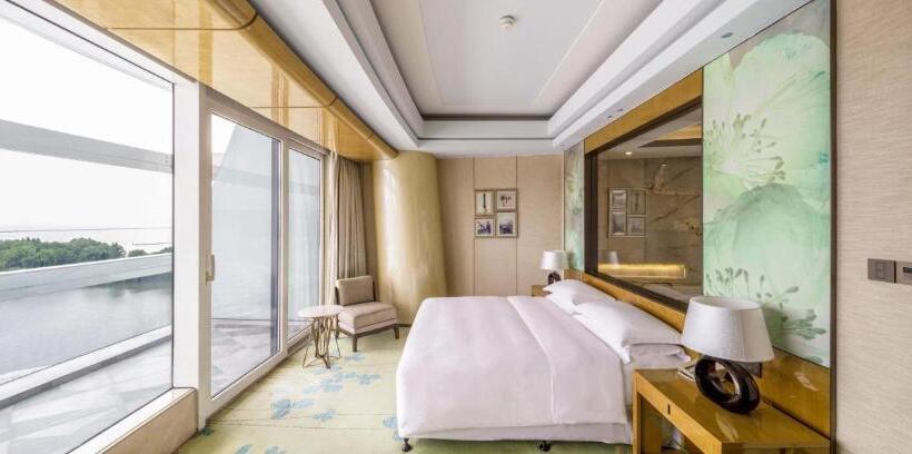 غرفة قياسية سرير كينج, Sheraton Huzhou Taihu Lake Hot Spring Resort & Spa