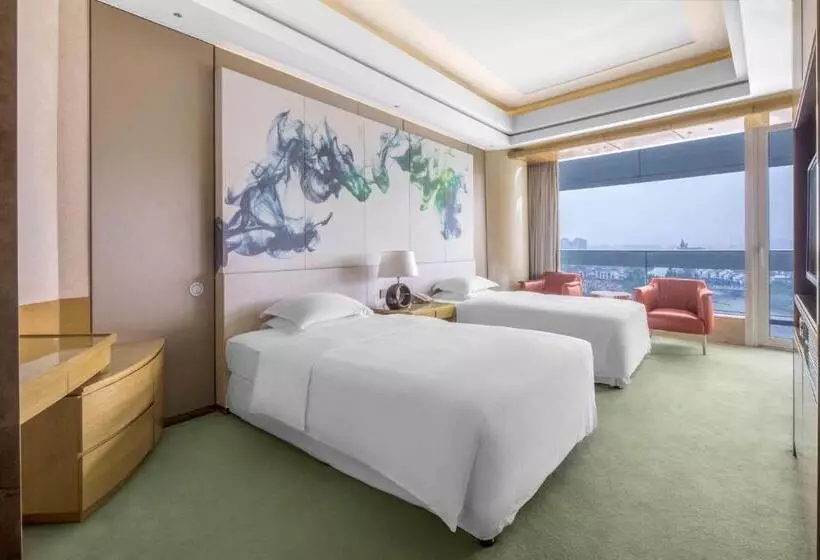 キングサイズベッドのスタンダードルーム, Sheraton Huzhou Taihu Lake Hot Spring Resort & Spa