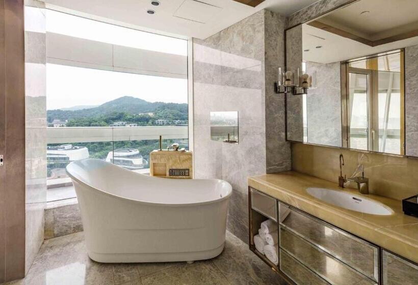 غرفة قياسية مطلّة علي البحيرة, Sheraton Huzhou Taihu Lake Hot Spring Resort & Spa