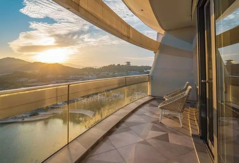 デラックスルーム, Sheraton Huzhou Taihu Lake Hot Spring Resort & Spa