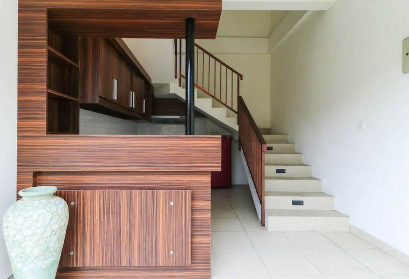 ツーベッドルーム　ヴィラ, The Widyas Bali Villa