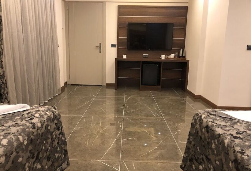 4인용 스탠다드 룸, Venus