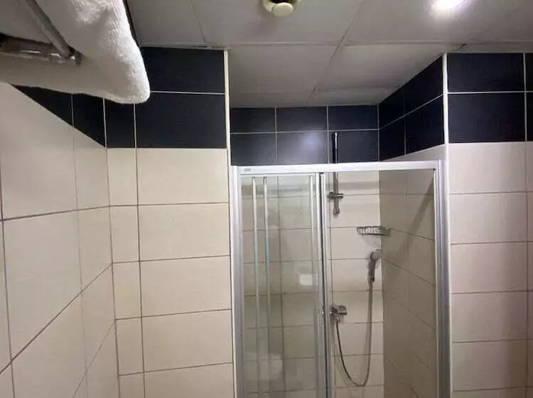 اتاق خانوادگی, Volley Hotel İzmir