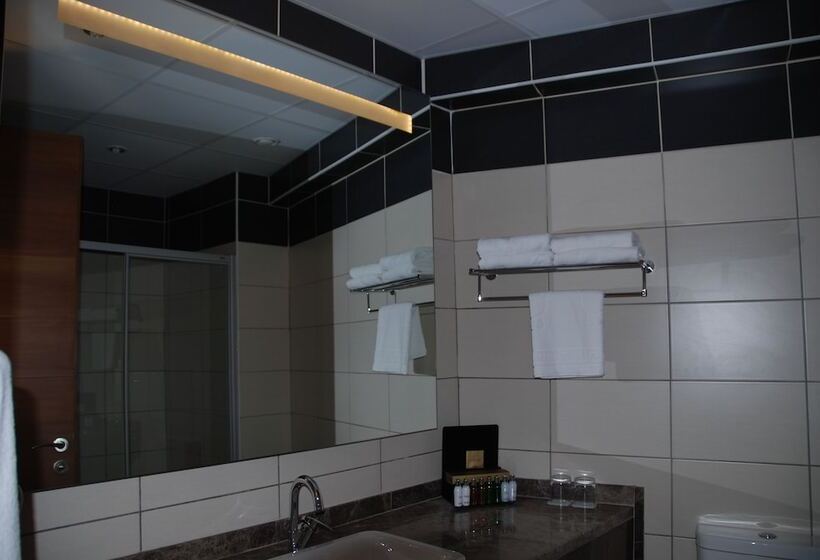 Quarto Familiar, Volley Hotel İzmir