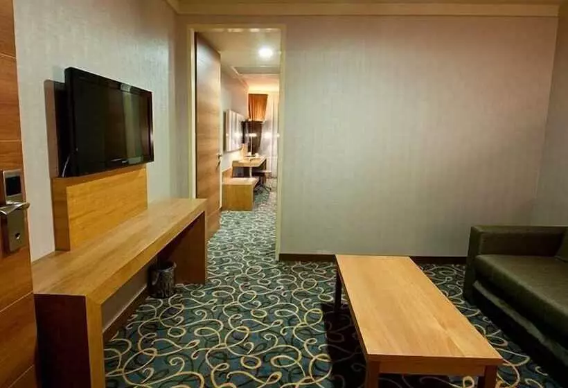 سوییت جونیور, Volley Hotel İzmir