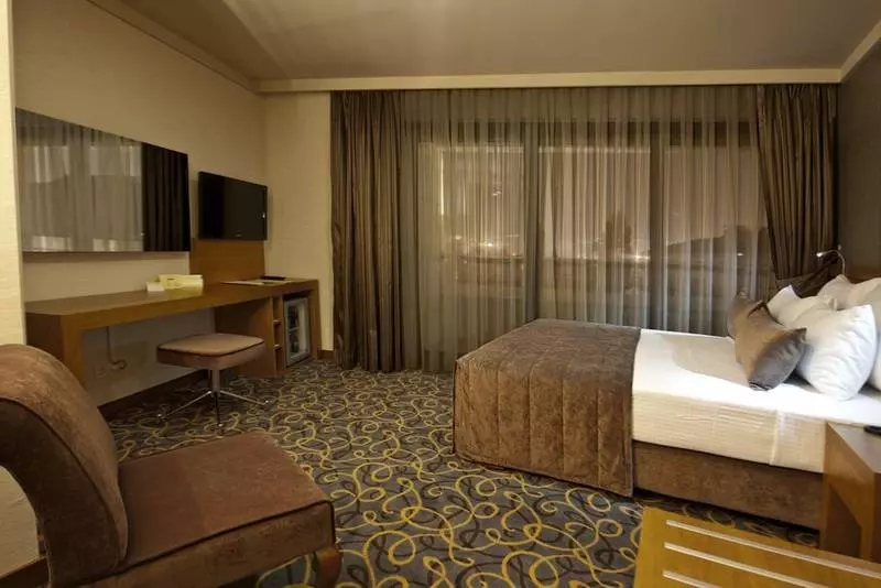 سوییت جونیور, Volley Hotel İzmir