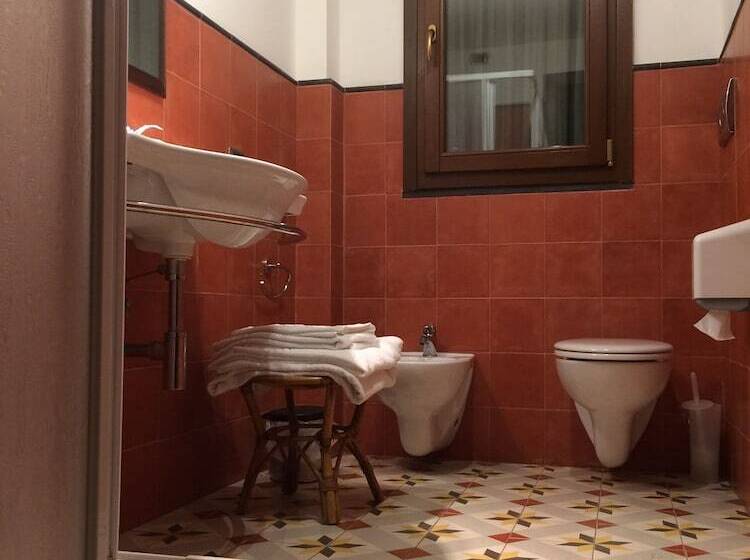 四人标准间, La Terra Del Mezzo