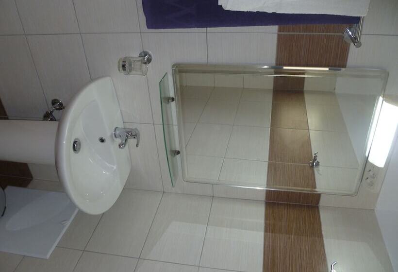 标准工作室, Paraschos Studios Kos