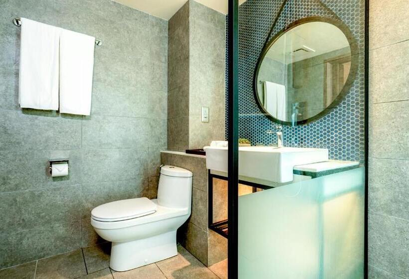 디럭스 룸 킹사이즈 침대, Mercure Langkawi Pantai Cenang