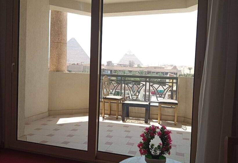 Superior Triple Room, Regency Pyramids