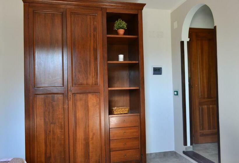 컴포트 트리플 룸, Costa Del Gallo