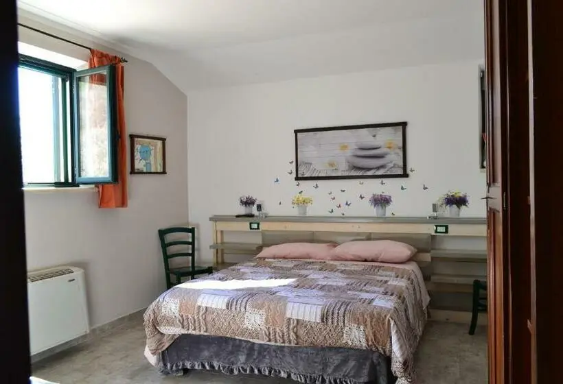 Comfort Kolmen Hengen Huone, Costa Del Gallo