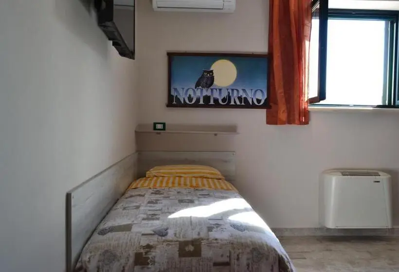 Comfort Kolmen Hengen Huone, Costa Del Gallo