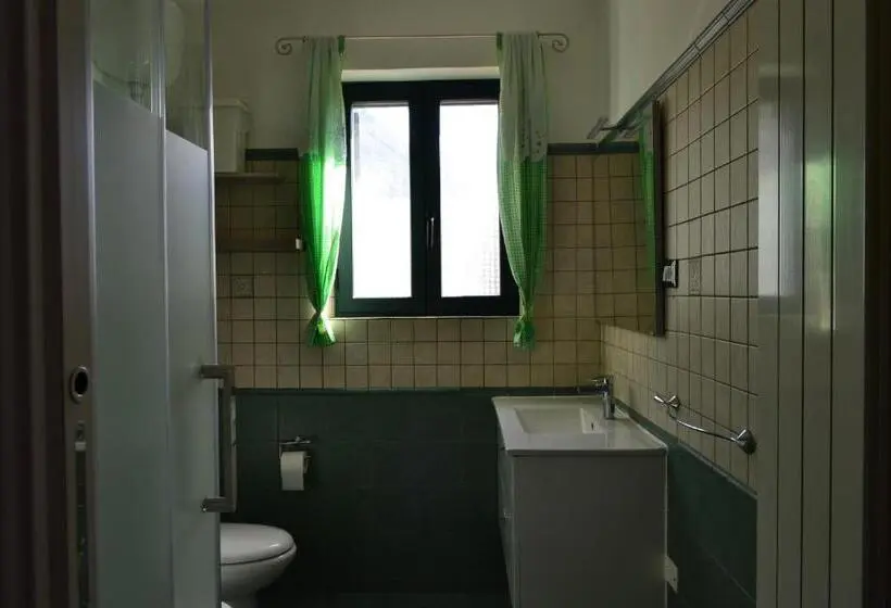 Comfort Kolmen Hengen Huone, Costa Del Gallo