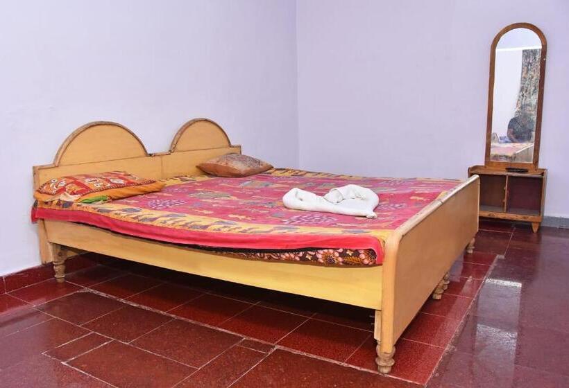 חדר סטנדרט לשלושה, Lakshmi Cottage