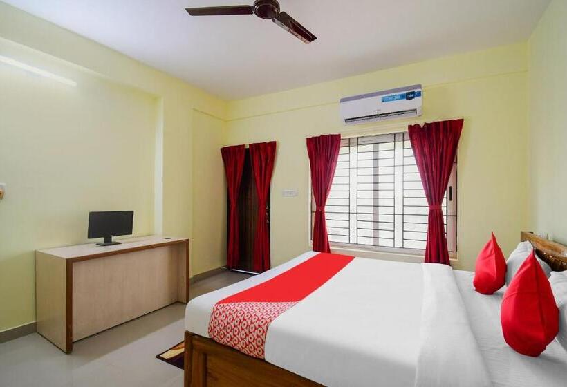 חדר קלאסי לשלושה, O U Tech Hotel And Restaurant