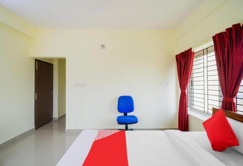 חדר קלאסי לשלושה, O U Tech Hotel And Restaurant