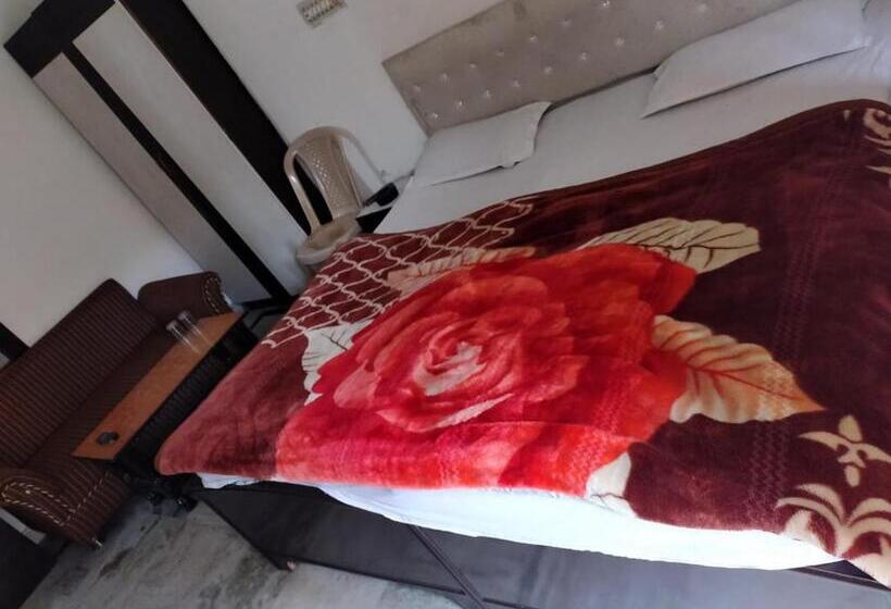 اتاق لوکس, Goroomgo Shah Guest House Nainital Excellent Customer Service