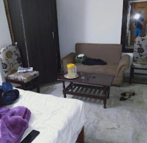 اتاق لوکس, Goroomgo Shah Guest House Nainital Excellent Customer Service