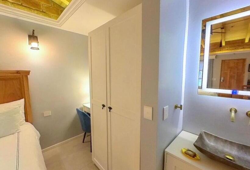 חדר סטנדרט לארבעה, Hacienda Valentino